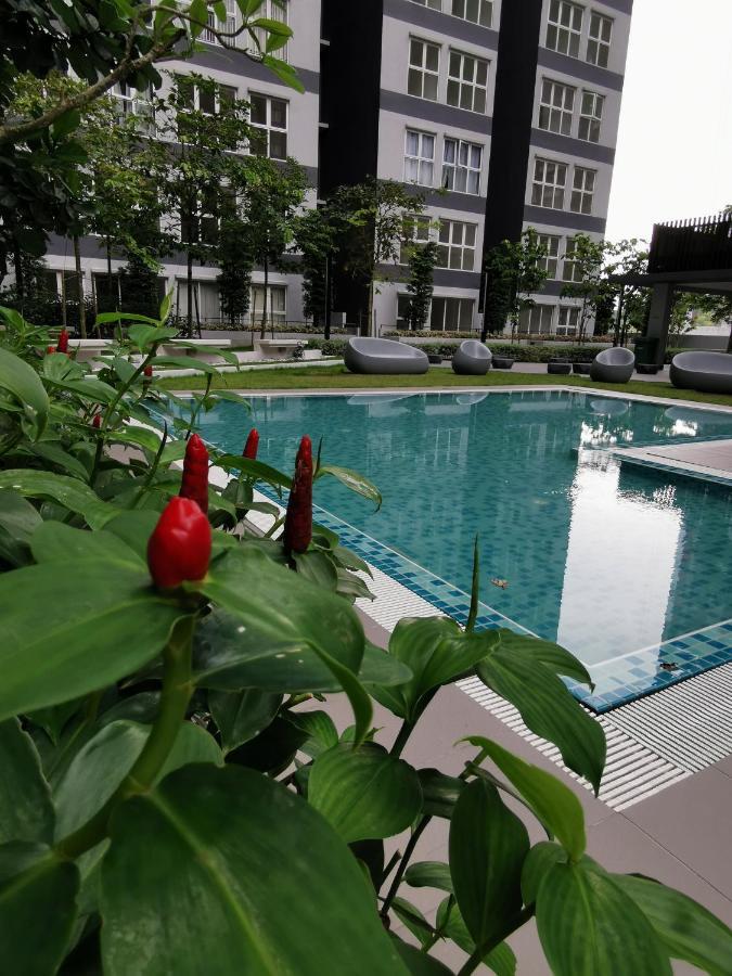Kajang Industrial House With Olympic Size Swimming Pool Apartment Exterior foto